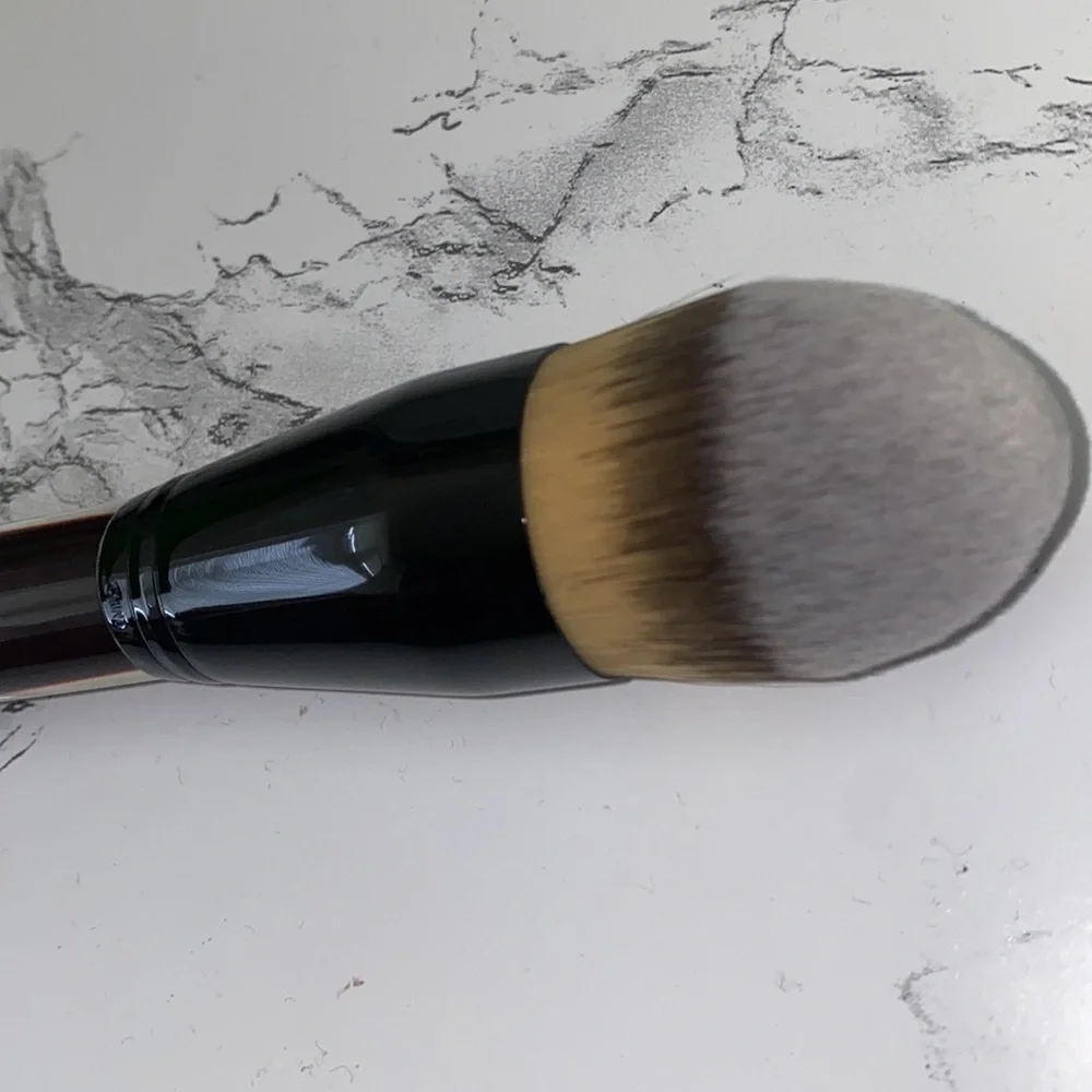 NWOB Kevyn Aucoin Foundation brush Never used No box